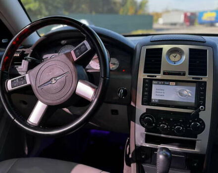 Черный Крайслер 300C, объемом двигателя 2.7 л и пробегом 138 тыс. км за 8800 $, фото 2 на Automoto.ua