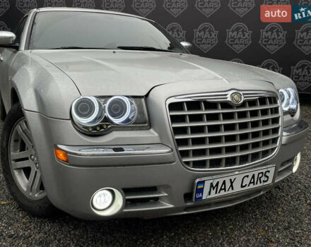 Чорний Крайслер 300C, об'ємом двигуна 3.5 л та пробігом 189 тис. км за 7500 $, фото 1 на Automoto.ua