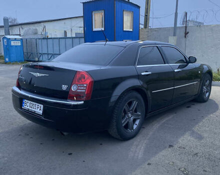 Черный Крайслер 300C, объемом двигателя 3.5 л и пробегом 251 тыс. км за 8800 $, фото 7 на Automoto.ua