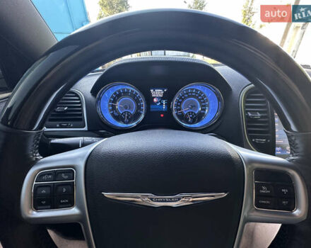 Черный Крайслер 300C, объемом двигателя 3.6 л и пробегом 220 тыс. км за 12900 $, фото 14 на Automoto.ua