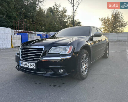 Черный Крайслер 300C, объемом двигателя 3.6 л и пробегом 220 тыс. км за 12900 $, фото 6 на Automoto.ua