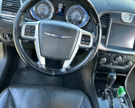 Черный Крайслер 300C, объемом двигателя 3 л и пробегом 170 тыс. км за 12900 $, фото 6 на Automoto.ua