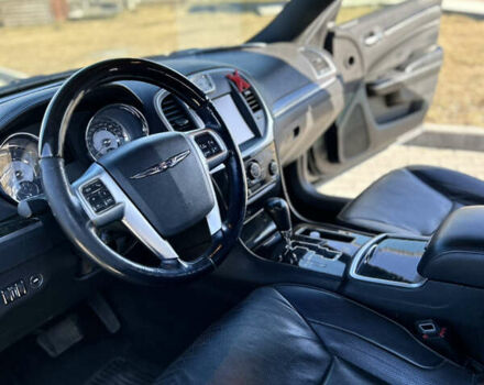 Черный Крайслер 300C, объемом двигателя 3 л и пробегом 170 тыс. км за 12900 $, фото 8 на Automoto.ua