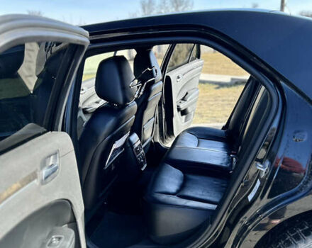 Черный Крайслер 300C, объемом двигателя 3 л и пробегом 170 тыс. км за 12900 $, фото 5 на Automoto.ua