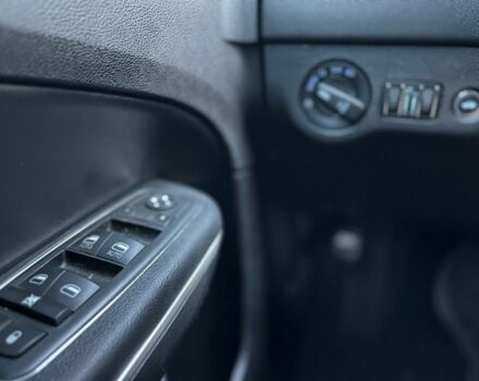 Крайслер 300C 2012 у Києві на Automoto.ua Чорний Крайслер 300C, об'ємом двигуна 3.6 л та пробігом 215 тис. км за 10900 $, фото 16 на Automoto.ua