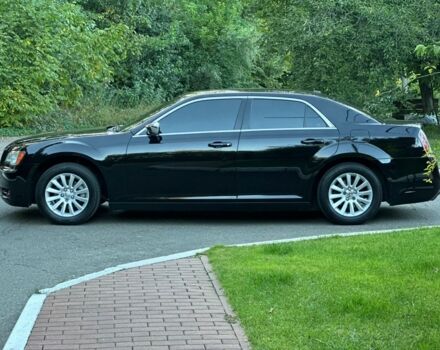 Крайслер 300C 2012 у Києві на Automoto.ua Чорний Крайслер 300C, об'ємом двигуна 3.6 л та пробігом 215 тис. км за 10900 $, фото 5 на Automoto.ua