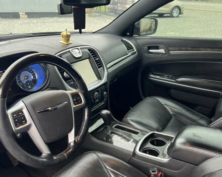 Черный Крайслер 300C, объемом двигателя 2.99 л и пробегом 260 тыс. км за 10800 $, фото 5 на Automoto.ua