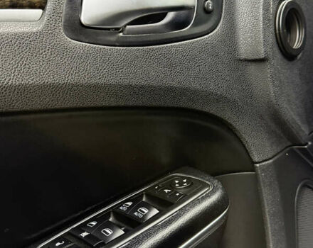 Черный Крайслер 300C, объемом двигателя 3 л и пробегом 280 тыс. км за 13000 $, фото 11 на Automoto.ua