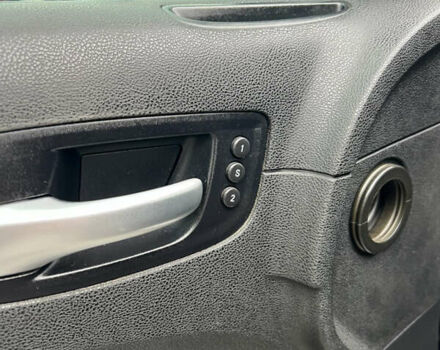 Черный Крайслер 300C, объемом двигателя 2.99 л и пробегом 260 тыс. км за 10800 $, фото 7 на Automoto.ua