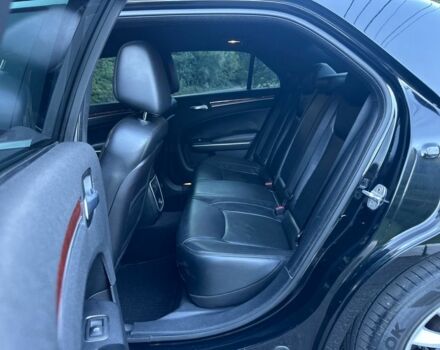 Крайслер 300C 2012 у Києві на Automoto.ua Чорний Крайслер 300C, об'ємом двигуна 3.6 л та пробігом 215 тис. км за 10900 $, фото 15 на Automoto.ua