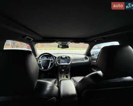 Черный Крайслер 300C, объемом двигателя 3 л и пробегом 280 тыс. км за 13000 $, фото 16 на Automoto.ua