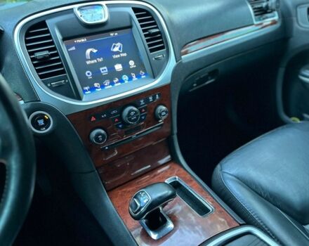 Крайслер 300C 2012 у Києві на Automoto.ua Чорний Крайслер 300C, об'ємом двигуна 3.6 л та пробігом 215 тис. км за 10900 $, фото 8 на Automoto.ua