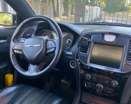 Черный Крайслер 300C, объемом двигателя 3.6 л и пробегом 165 тыс. км за 16800 $, фото 16 на Automoto.ua