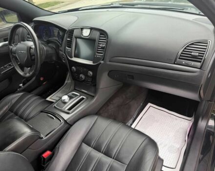Черный Крайслер 300C, объемом двигателя 3.6 л и пробегом 78 тыс. км за 7900 $, фото 7 на Automoto.ua