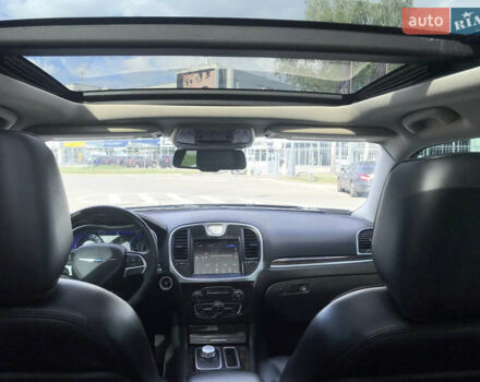 Черный Крайслер 300C, объемом двигателя 3.6 л и пробегом 146 тыс. км за 16500 $, фото 10 на Automoto.ua