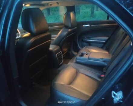 Черный Крайслер 300C, объемом двигателя 3.6 л и пробегом 144 тыс. км за 16500 $, фото 7 на Automoto.ua