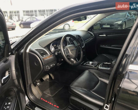 Черный Крайслер 300C, объемом двигателя 3.6 л и пробегом 146 тыс. км за 16500 $, фото 5 на Automoto.ua