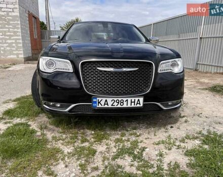 Черный Крайслер 300C, объемом двигателя 3.6 л и пробегом 175 тыс. км за 14900 $, фото 2 на Automoto.ua