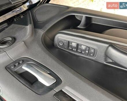 Черный Крайслер 300C, объемом двигателя 3.6 л и пробегом 175 тыс. км за 14900 $, фото 32 на Automoto.ua