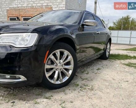 Черный Крайслер 300C, объемом двигателя 3.6 л и пробегом 175 тыс. км за 14900 $, фото 3 на Automoto.ua