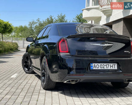 Чорний Крайслер 300C, об'ємом двигуна 3.61 л та пробігом 161 тис. км за 18999 $, фото 13 на Automoto.ua