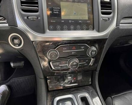 Черный Крайслер 300C, объемом двигателя 3.6 л и пробегом 175 тыс. км за 14900 $, фото 28 на Automoto.ua