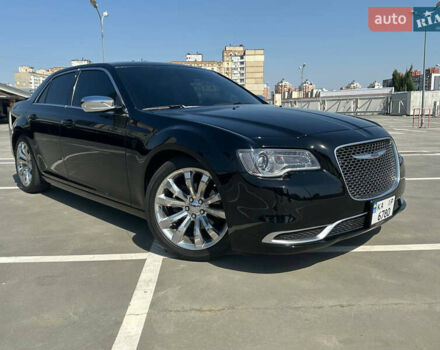 Черный Крайслер 300C, объемом двигателя 3.6 л и пробегом 99 тыс. км за 19200 $, фото 15 на Automoto.ua