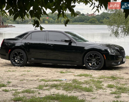 Черный Крайслер 300C, объемом двигателя 3.6 л и пробегом 65 тыс. км за 17000 $, фото 6 на Automoto.ua