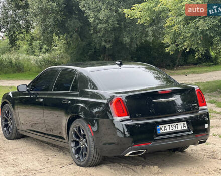 Черный Крайслер 300C, объемом двигателя 3.6 л и пробегом 65 тыс. км за 17000 $, фото 9 на Automoto.ua