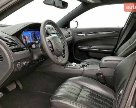 Черный Крайслер 300C, объемом двигателя 3.6 л и пробегом 79 тыс. км за 2900 $, фото 8 на Automoto.ua