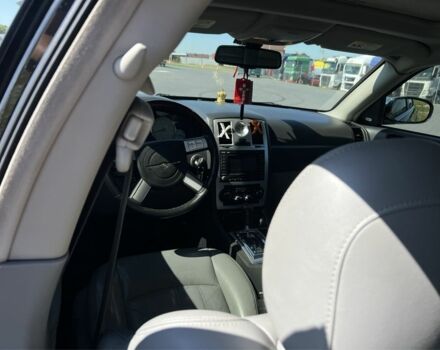 Чорний Крайслер 300C, об'ємом двигуна 3 л та пробігом 300 тис. км за 8250 $, фото 2 на Automoto.ua