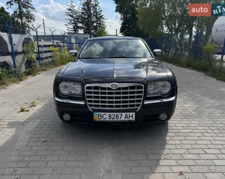 Черный Крайслер 300C, объемом двигателя 2.7 л и пробегом 320 тыс. км за 4500 $, фото 1 на Automoto.ua