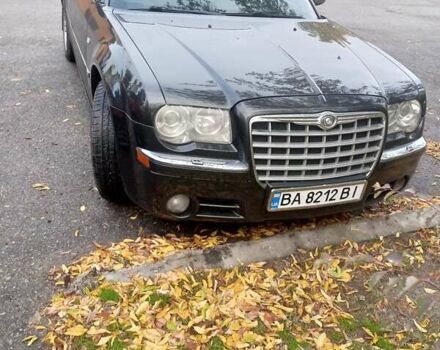 Черный Крайслер 300C, объемом двигателя 3.52 л и пробегом 250 тыс. км за 10000 $, фото 1 на Automoto.ua