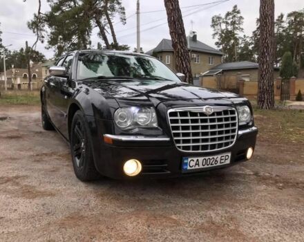 Черный Крайслер 300C, объемом двигателя 2.7 л и пробегом 329 тыс. км за 8500 $, фото 1 на Automoto.ua