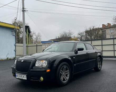 Черный Крайслер 300C, объемом двигателя 3.52 л и пробегом 277 тыс. км за 7000 $, фото 1 на Automoto.ua