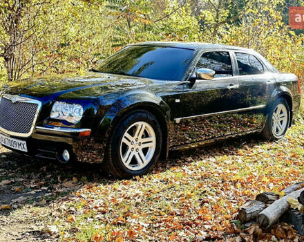 Черный Крайслер 300C, объемом двигателя 3.5 л и пробегом 270 тыс. км за 9500 $, фото 1 на Automoto.ua