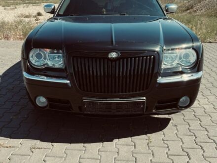 Крайслер 300C 2005 у Чернівцях на Automoto.ua Чорний Крайслер 300C, об'ємом двигуна 3 л та пробігом 300 тис. км за 8250 $, фото 1 на Automoto.ua
