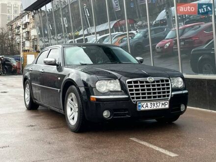 Крайслер 300C 2005 у Києві на Automoto.ua Чорний Крайслер 300C, об'ємом двигуна 2.7 л та пробігом 193 тис. км за 7499 $, фото 1 на Automoto.ua