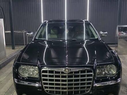 Черный Крайслер 300C, объемом двигателя 3.52 л и пробегом 220 тыс. км за 8800 $, фото 1 на Automoto.ua
