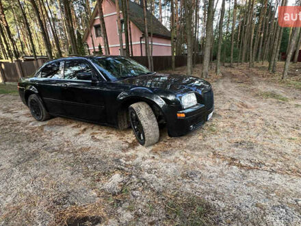 Черный Крайслер 300C, объемом двигателя 2.7 л и пробегом 165 тыс. км за 6699 $, фото 1 на Automoto.ua