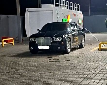Черный Крайслер 300C, объемом двигателя 2.7 л и пробегом 300 тыс. км за 8000 $, фото 1 на Automoto.ua