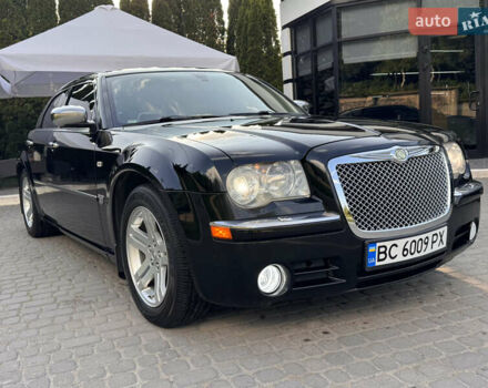Черный Крайслер 300C, объемом двигателя 2.74 л и пробегом 235 тыс. км за 9750 $, фото 1 на Automoto.ua