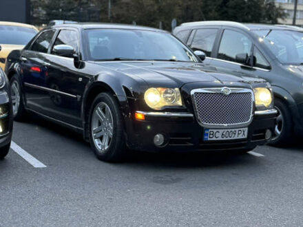 Черный Крайслер 300C, объемом двигателя 2.74 л и пробегом 235 тыс. км за 8900 $, фото 1 на Automoto.ua
