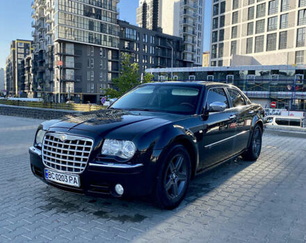 Черный Крайслер 300C, объемом двигателя 3.5 л и пробегом 251 тыс. км за 8800 $, фото 1 на Automoto.ua