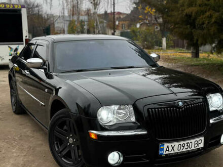 Черный Крайслер 300C, объемом двигателя 2.7 л и пробегом 138 тыс. км за 8800 $, фото 1 на Automoto.ua