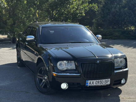 Черный Крайслер 300C, объемом двигателя 2.7 л и пробегом 137 тыс. км за 8800 $, фото 1 на Automoto.ua