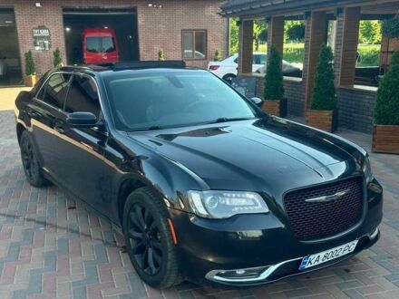 Крайслер 300C 2015 в Киеве на Automoto.ua Черный Крайслер 300C, объемом двигателя 3.6 л и пробегом 133 тыс. км за 8499 $, фото 1 на Automoto.ua