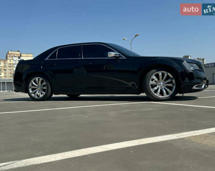 Черный Крайслер 300C, объемом двигателя 3.6 л и пробегом 99 тыс. км за 19200 $, фото 1 на Automoto.ua