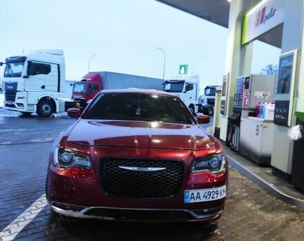 Червоний Крайслер 300C, об'ємом двигуна 3.6 л та пробігом 277 тис. км за 10350 $, фото 8 на Automoto.ua