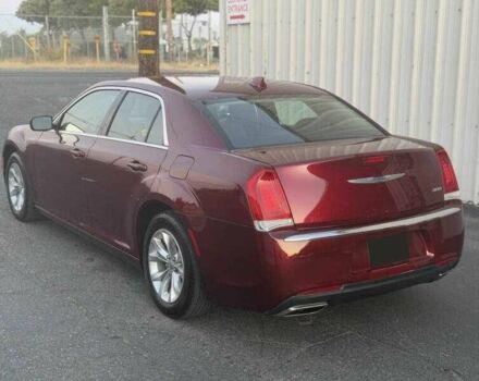 Красный Крайслер 300C, объемом двигателя 3.6 л и пробегом 31 тыс. км за 3100 $, фото 1 на Automoto.ua